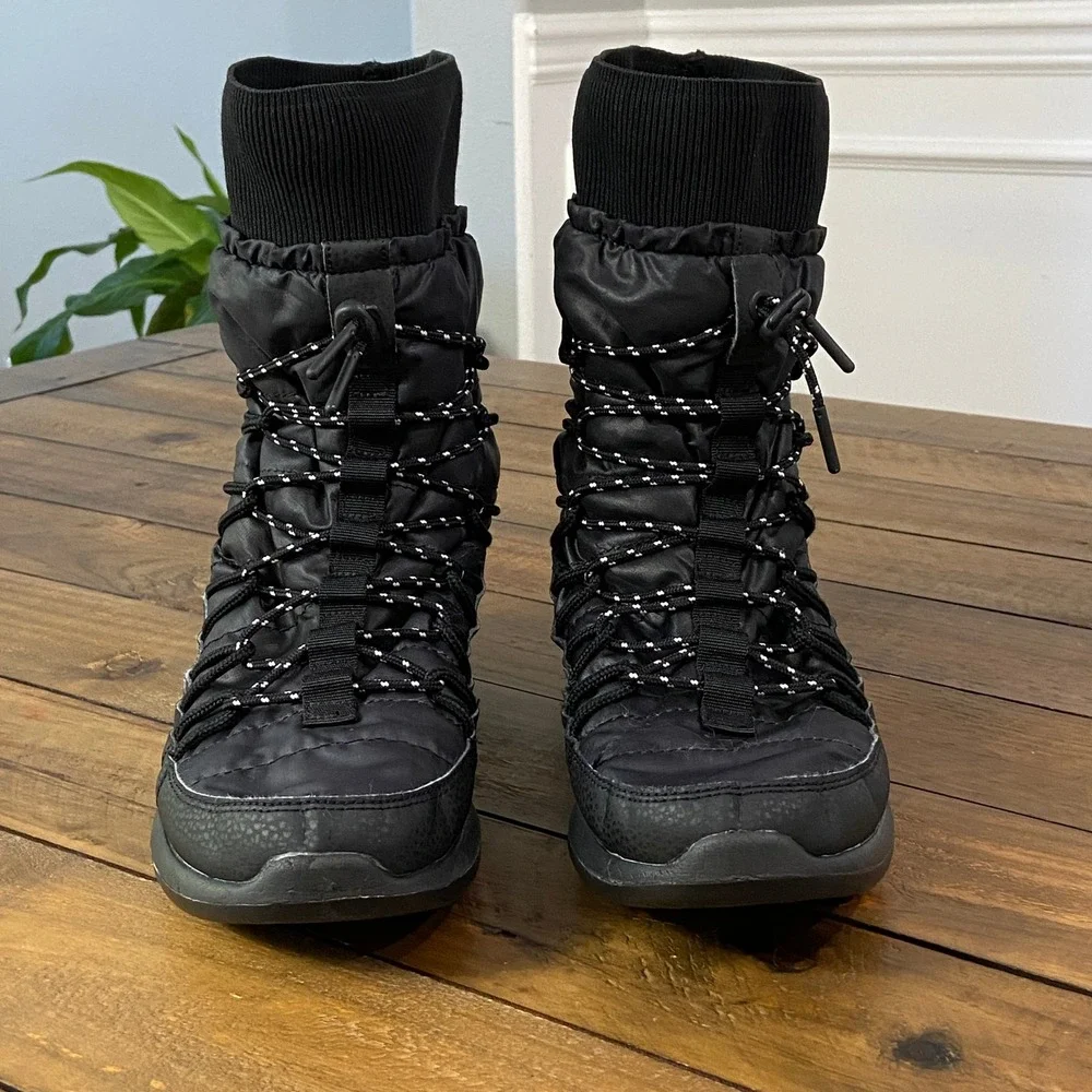Nike Roshe Two Hi Flyknit Sneaker Boots Black Winter Womens 8